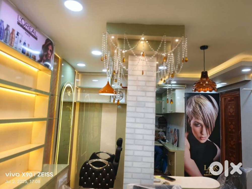 Family Salon receptionist  cum floor manager