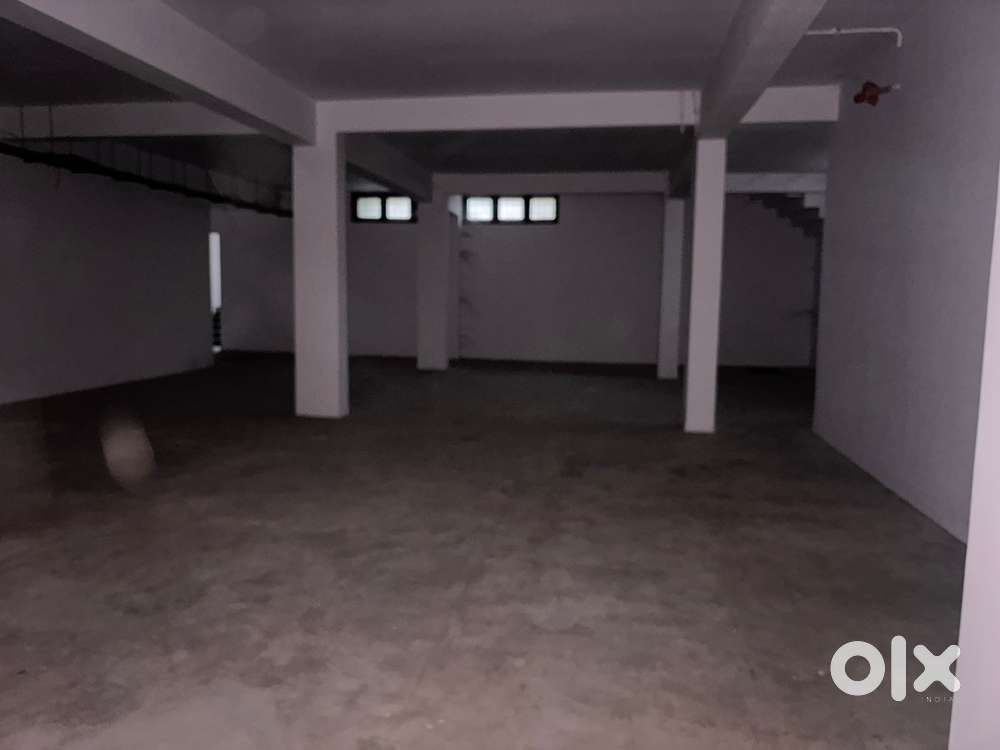 3000sq.ft basment space available for rent in Gomti Nagar