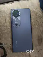 Vivo v40 9 mounts used.. Bill box chargers arjent me