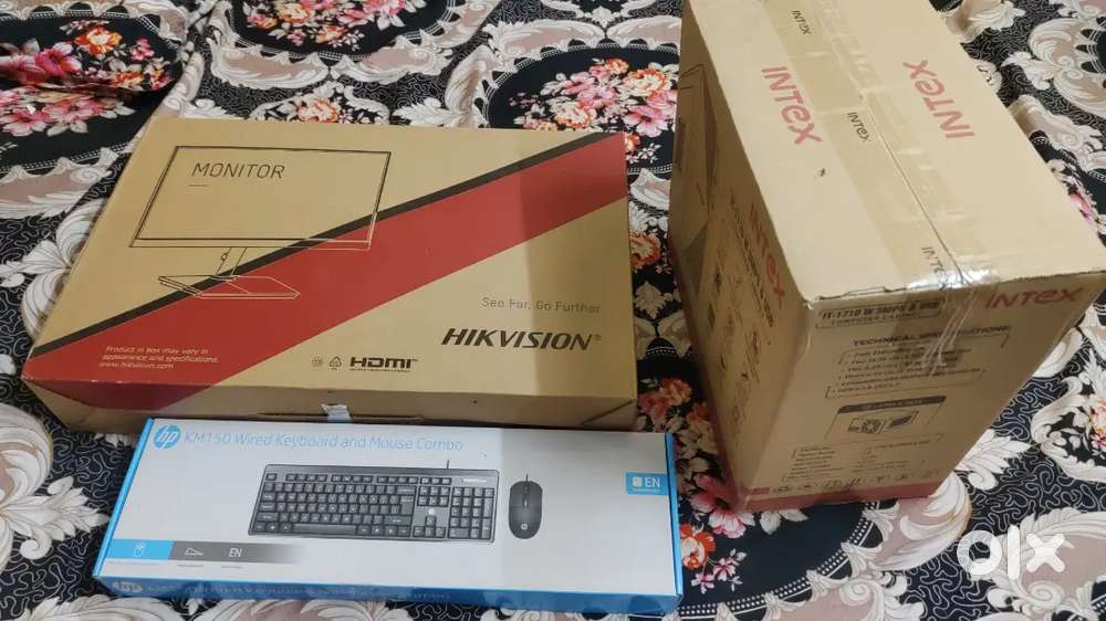 Computer Deaktop And Monitor