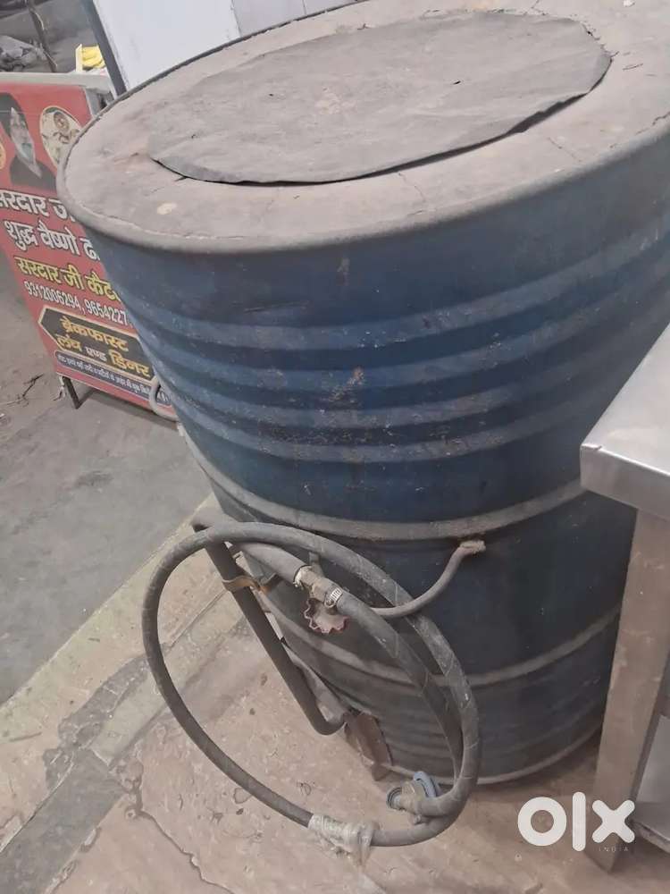 Gas Tandoor full dram good condisan 2 months old only