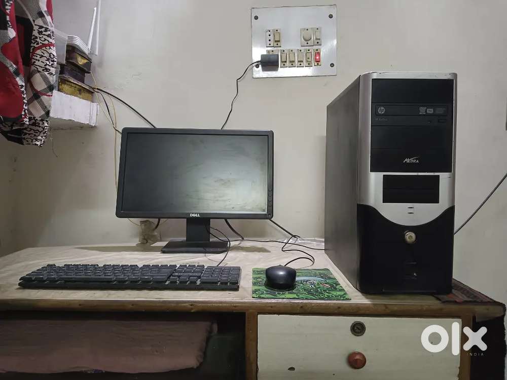 Hp computer desktop with LED, mouse and keyboard