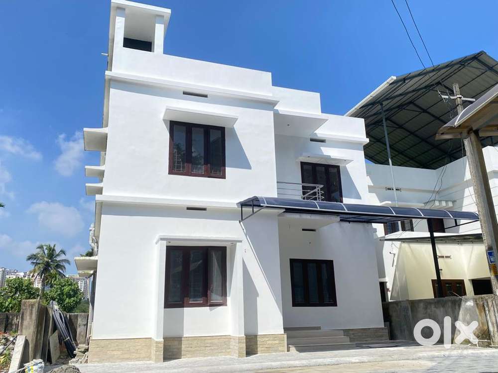 HOUSE FOR SALE IN EDACHIRA KAKKANAD