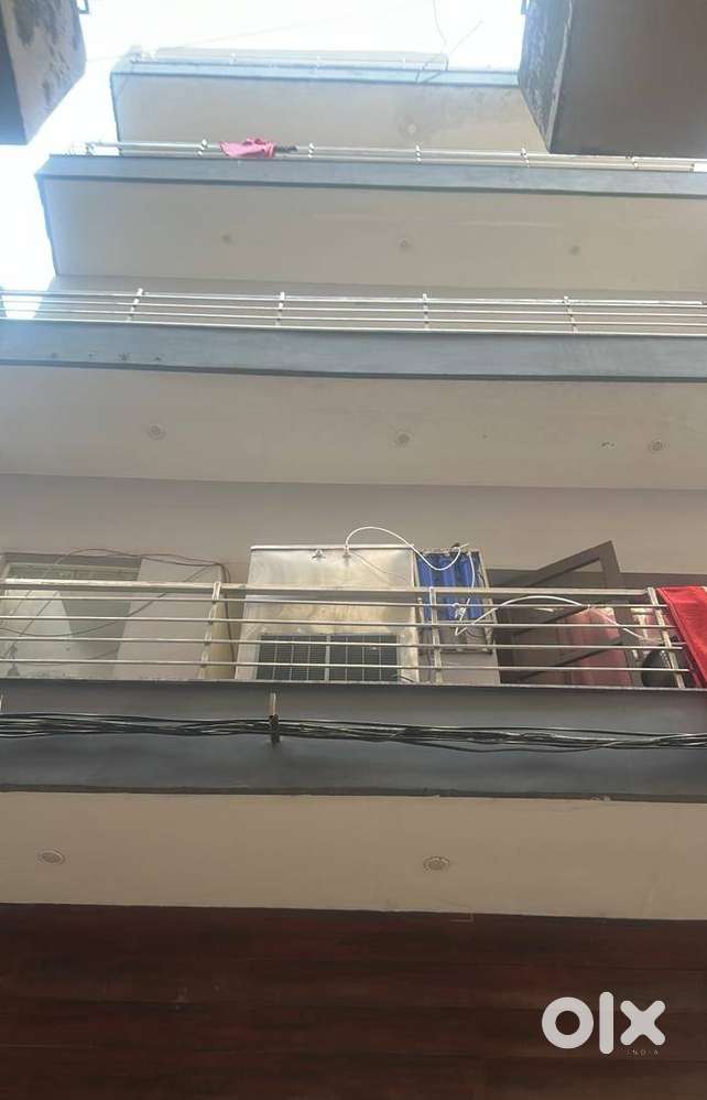 Lovedeep Royal PG with 3 time Food