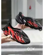 men printed stylish clogs