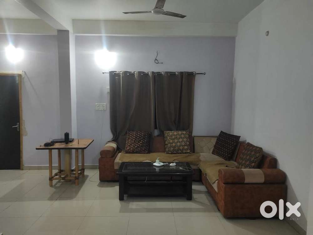 Urgent flatmate required