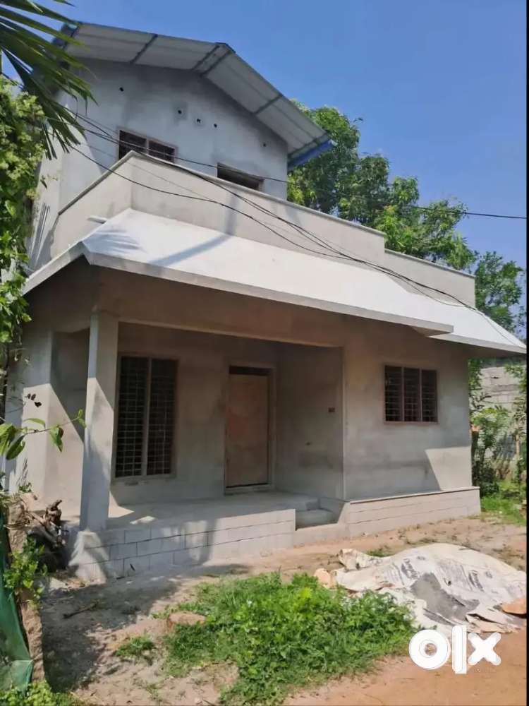 4.5 cent plot with 2 bhk 1100 soft house