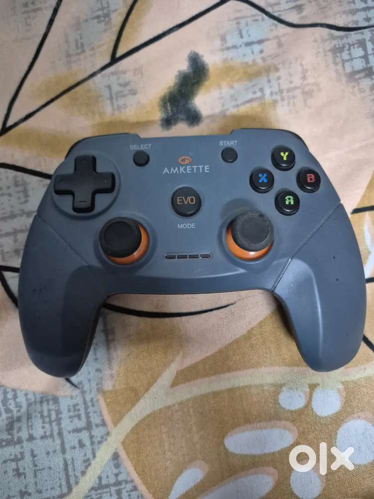 Amkette Evo Gamepad – Hardly Used, Perfect Condition!