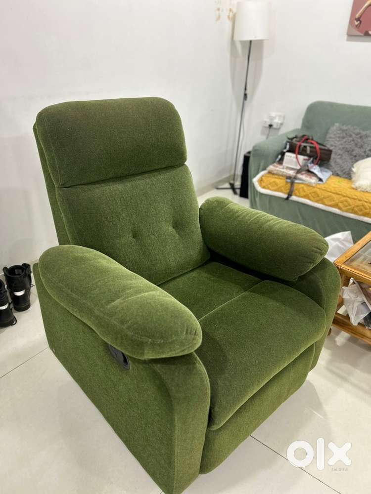 Sleepyhead Single seater recliner sofa