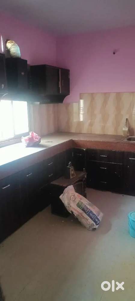 Three bhk almost furnished flat at bariyatu for family