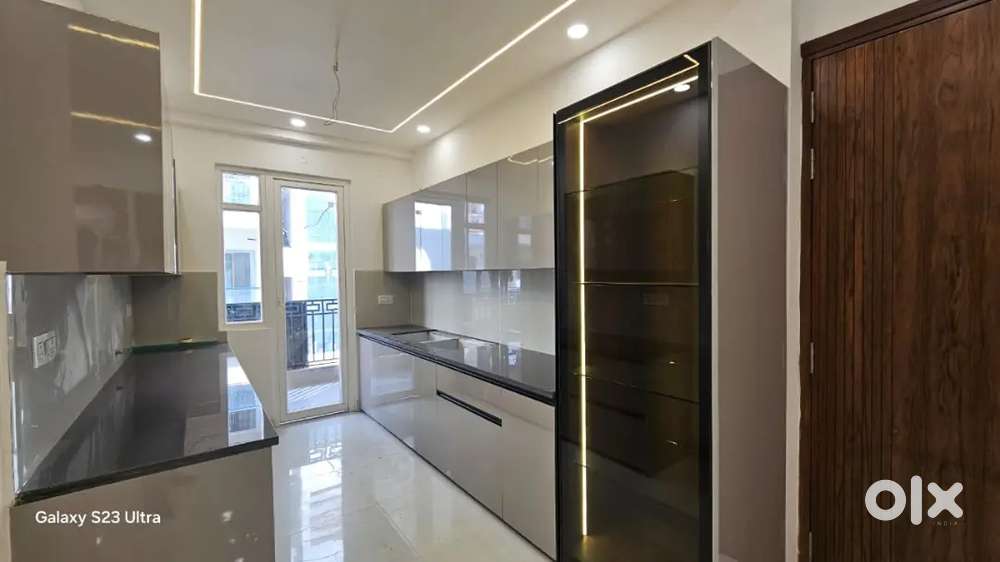 3 BHK Flat Luxurious Flat With Lift & Modular Kitchen