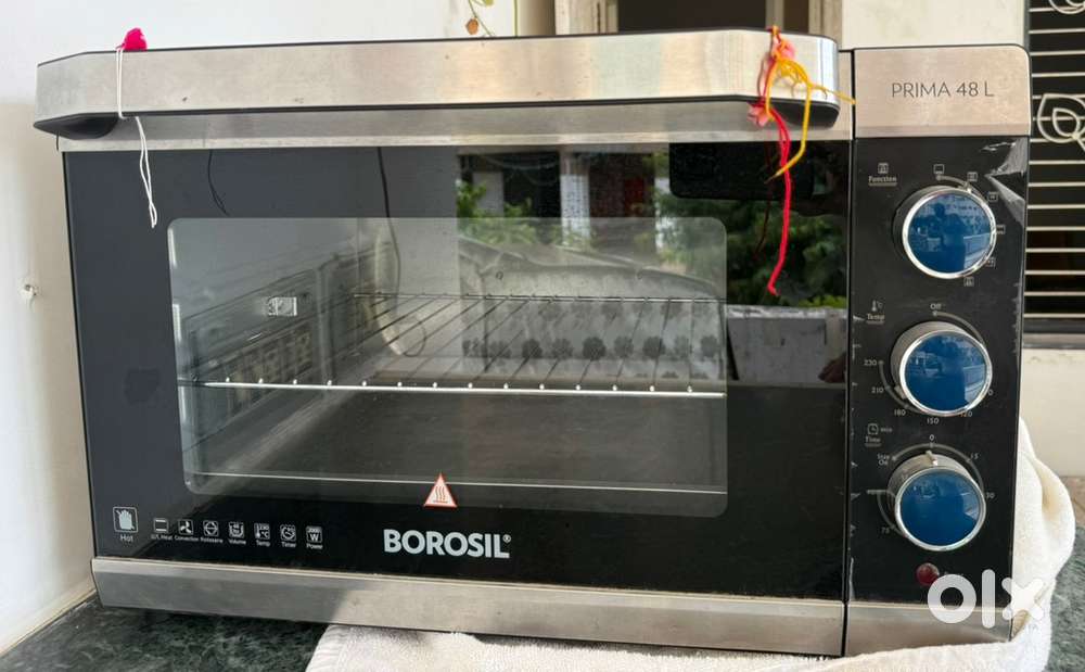 ONLY CASH: 2 microwave ovens ( make- Daewoo and Borosil)