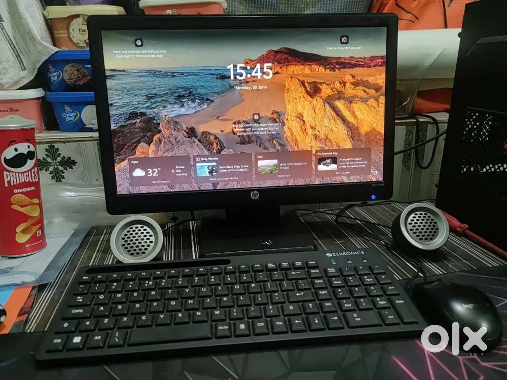 Selling my monitor ( urgent sell ) call me