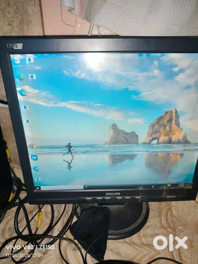 Zebronic CPU and monitor philips keyboard Mouse