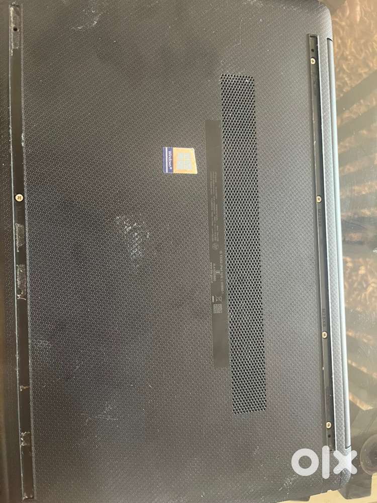 HP LAPTOP CORE i3 8GB 264GB