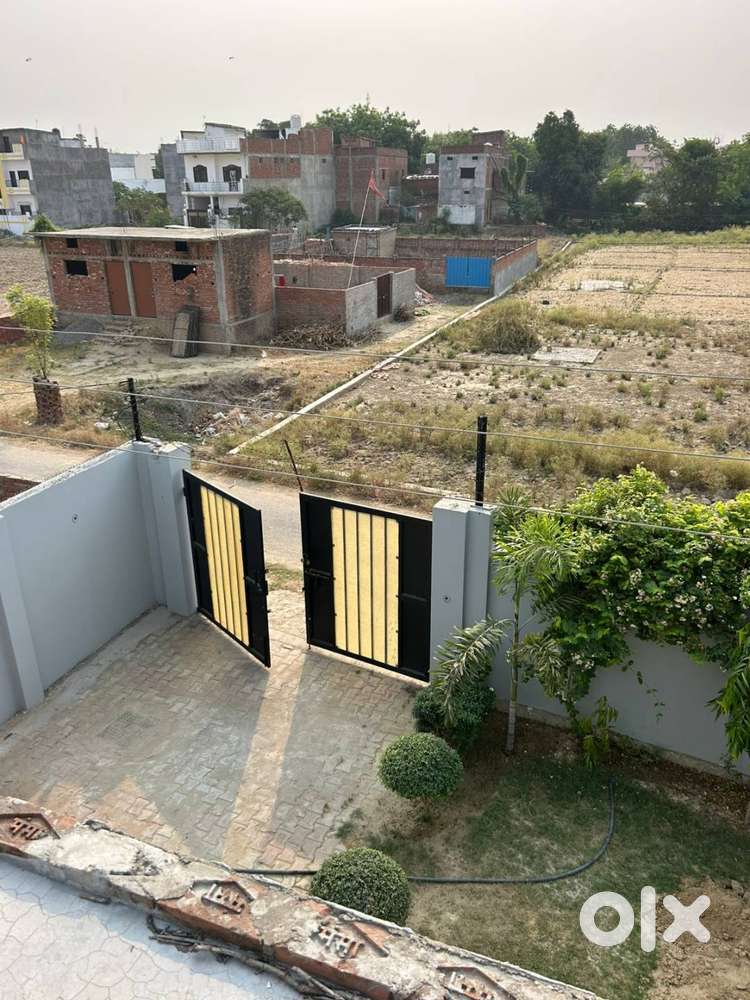 BEAUTIFUL FARM HOUSE NEAR AIRPORT FOR SALE