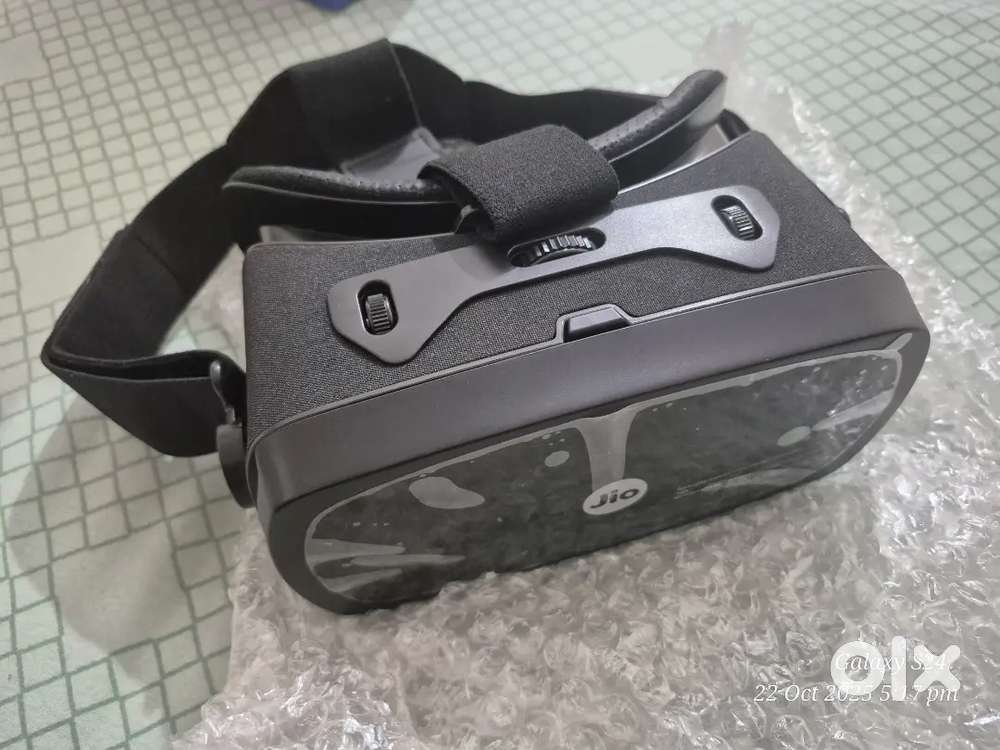 virtual reality (VR)