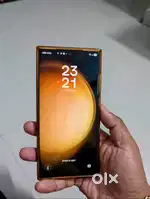 Samsung S23 Ultra 256 GB - Mint Condition. Looks Brand New.