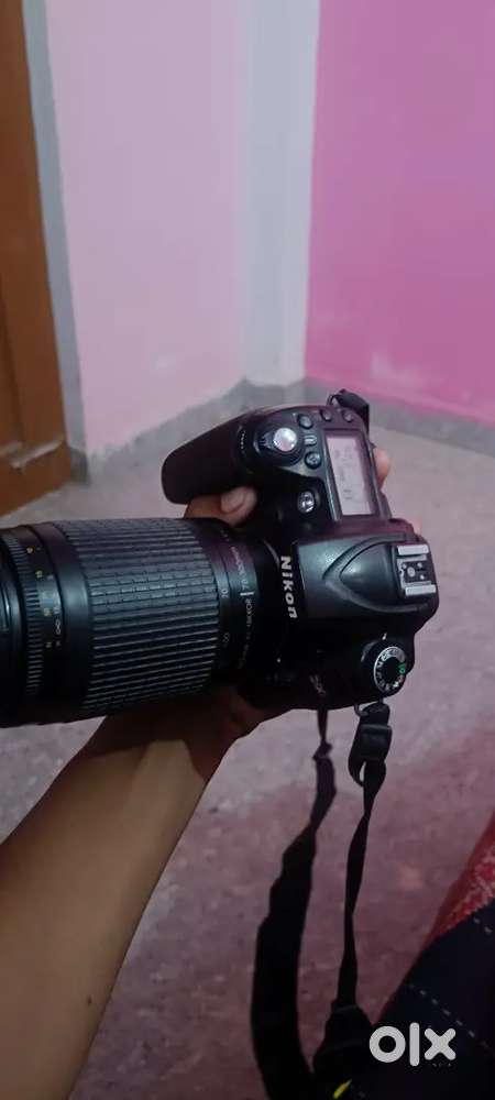 Nikon D 90 Best quality but service karwana hoga