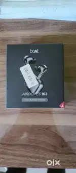 Ear buds boat