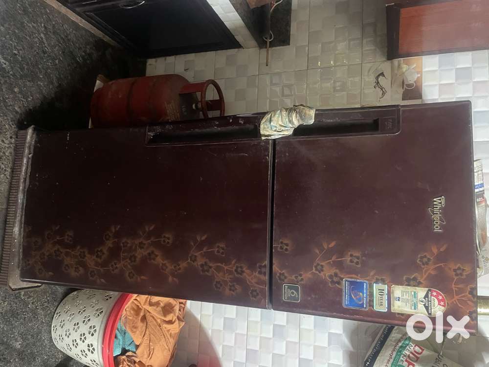 Whirlpool 245 liters Fridge double door