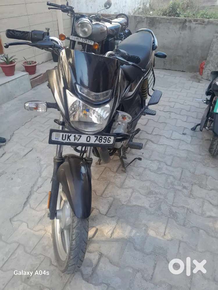 Single handed driven bike