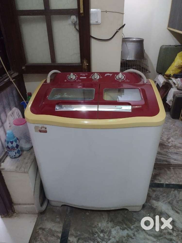Semi automatic top load godrej washing machine