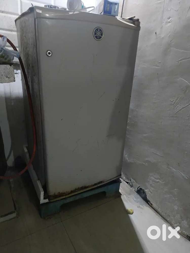 180 liter fridge in working condition and never repaired