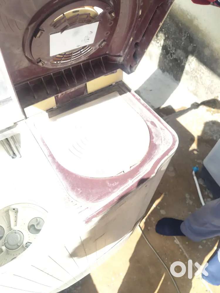 Lg 6.2 kg semi automatic washing machine 10 years old
