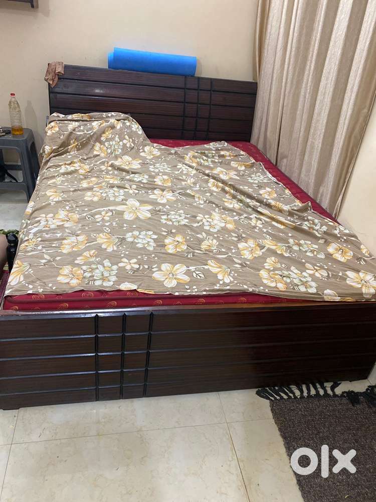Queen size cot