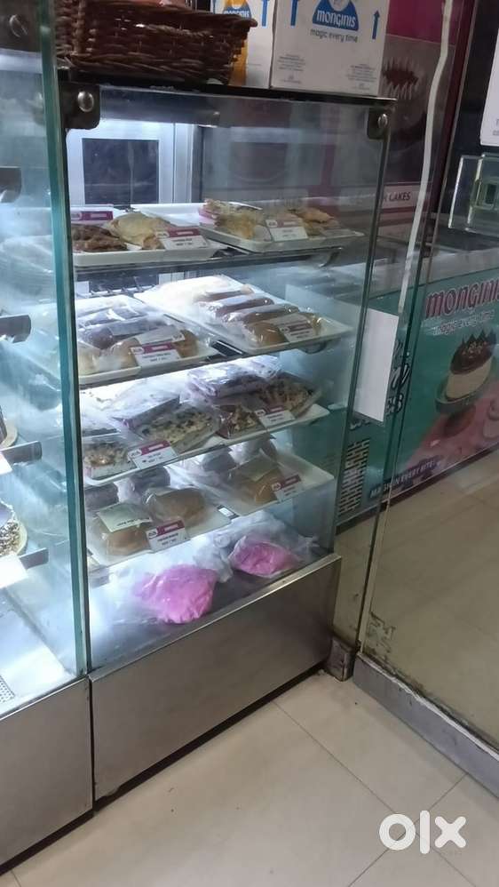 Cooling counter and Hot Case