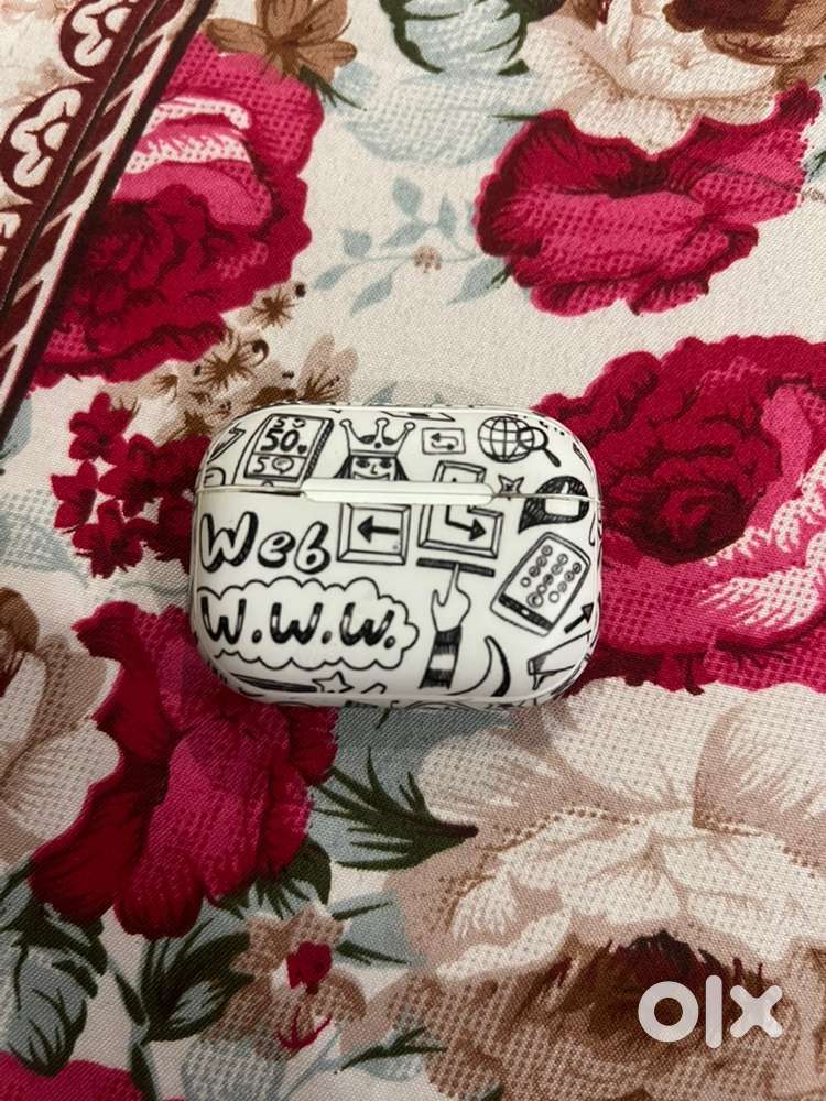 Apple airpods pro 2 with wireless case