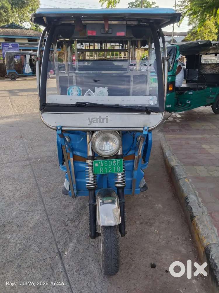 Yatri DLX e rikshaw