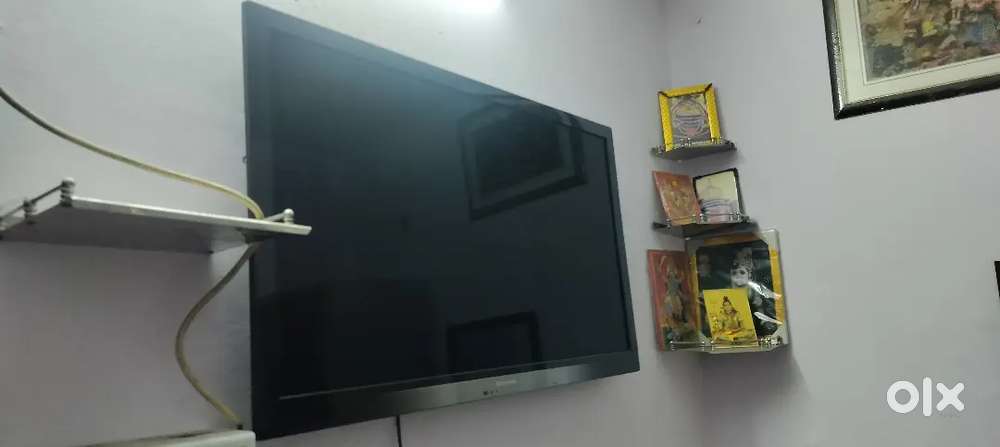 42 inch LED TV panasonic company proper working condition