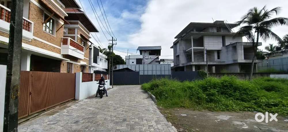 Gated 5 cent residential land for sale in Vytilla janatha