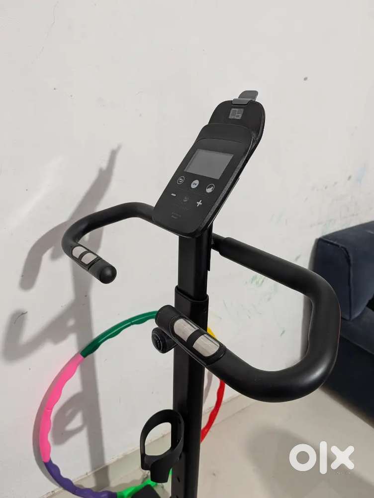 Domyos EB520B Bluetooth connected self powered exercise bike