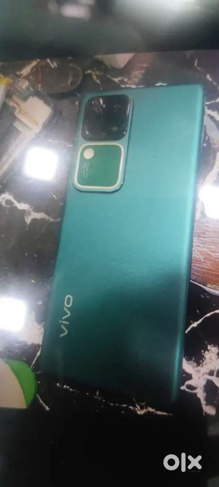 Vivo v 30  green