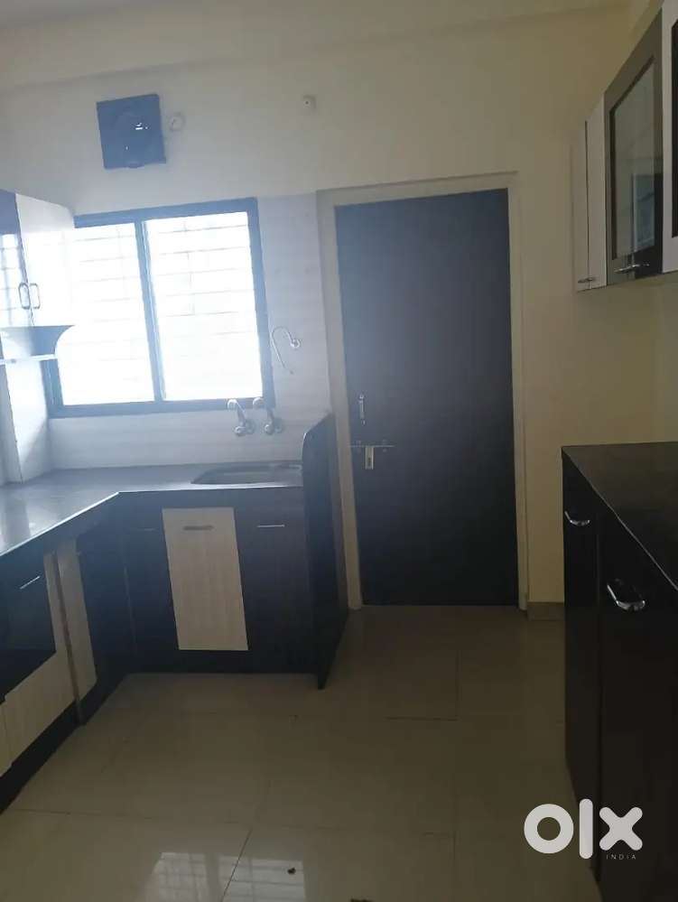 2bhk semi furnished flat in manish nagar
