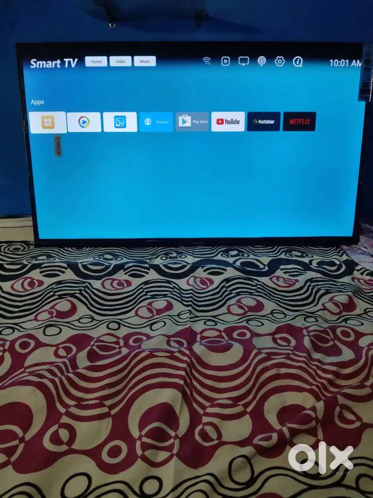 Crown LED Smart TV