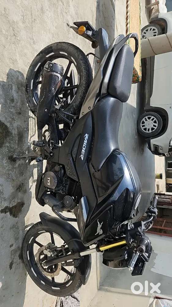 45k chlli hue ha or 21 ka last model ha December ka 1st owner bike ha