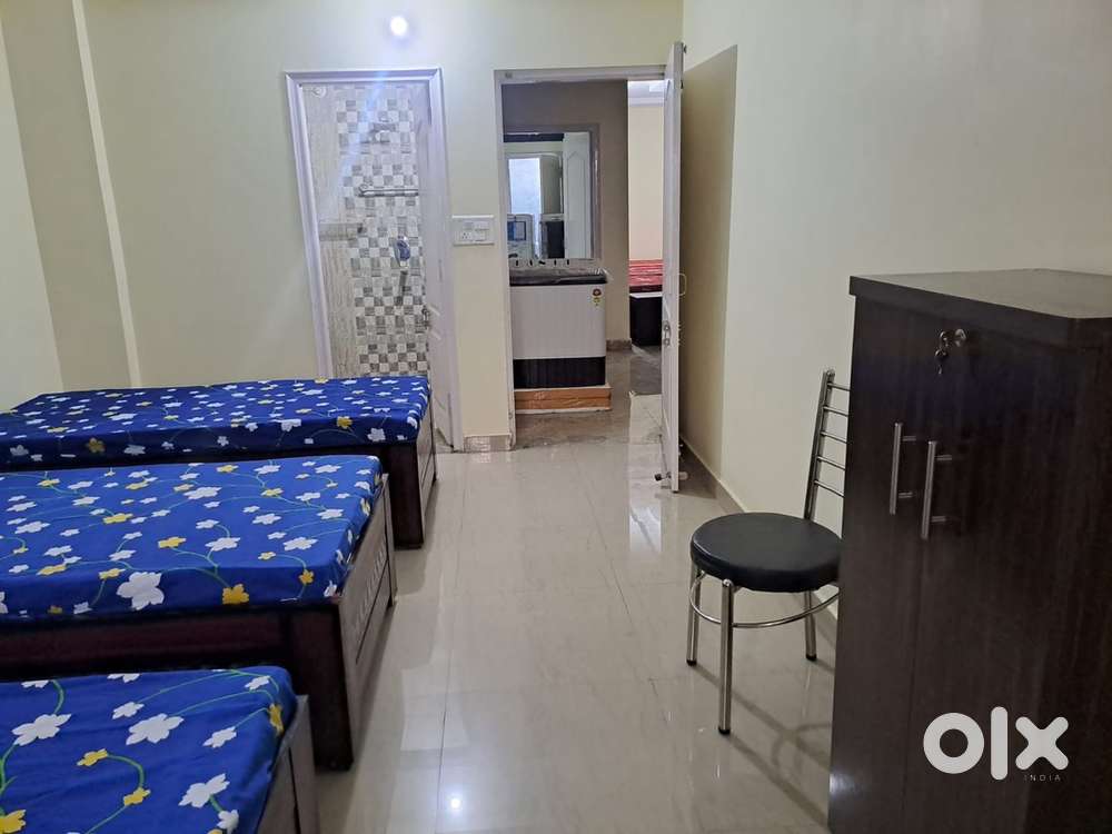 3bhk available for rent near hazratganj and govt offices