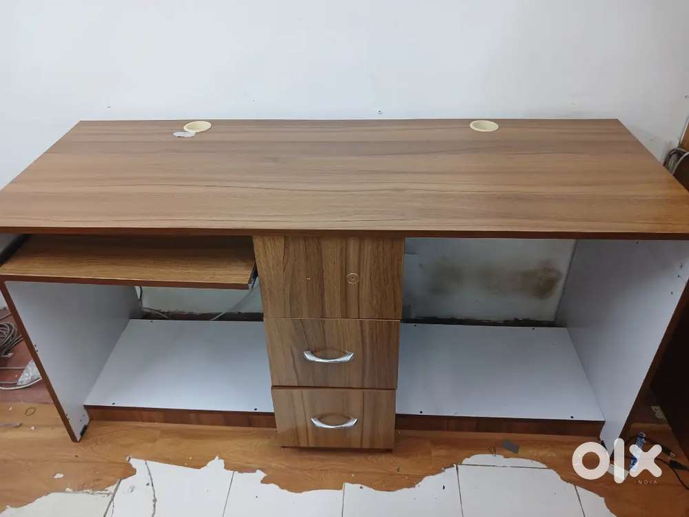 Office table