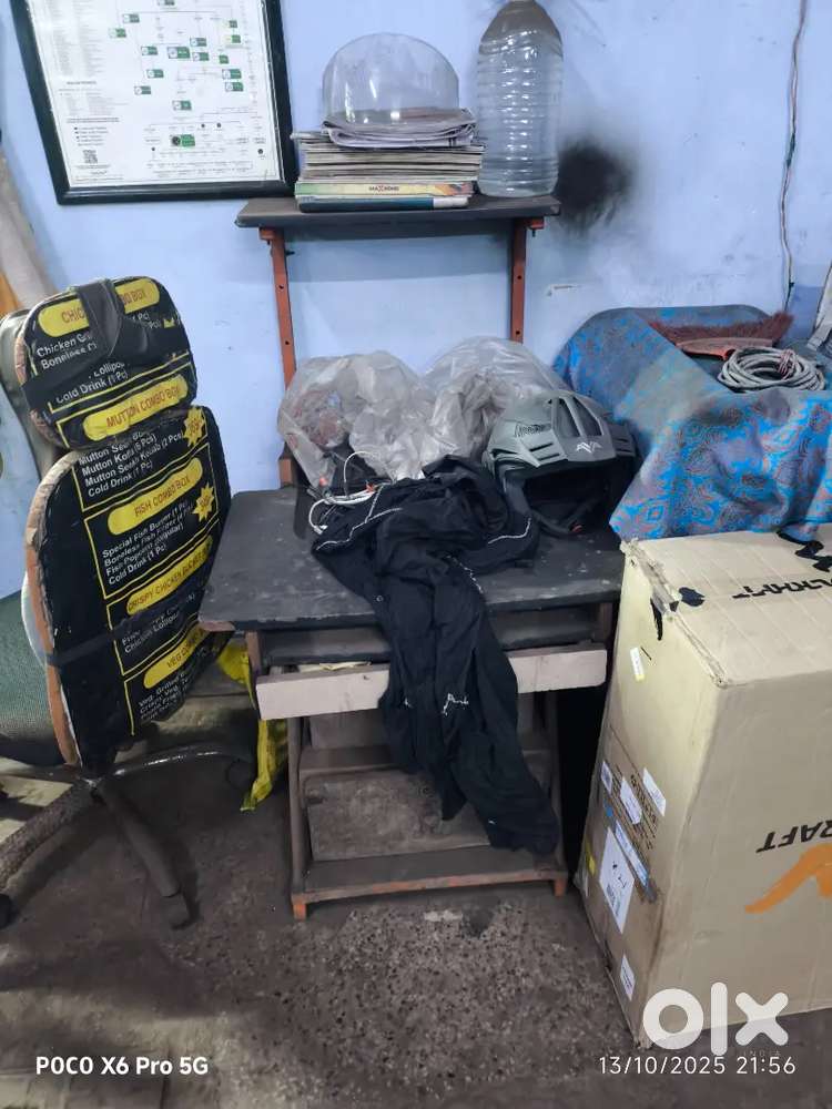 Computer table