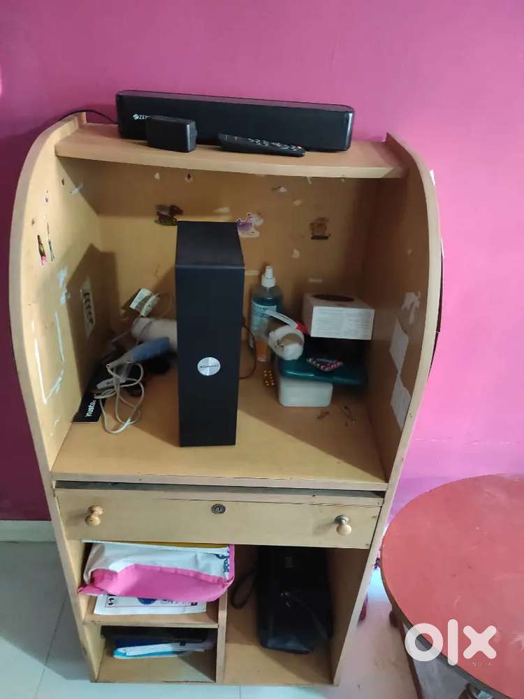 Old Dining chairs, computer table, Teapoy for sale