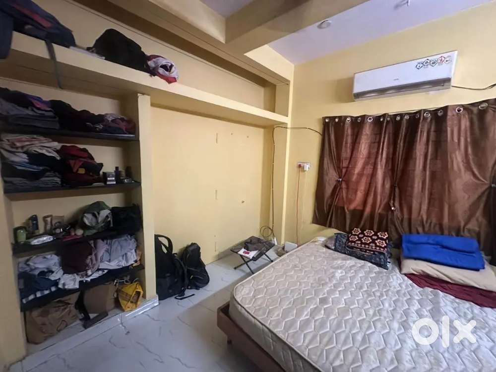 Looking for Roommate