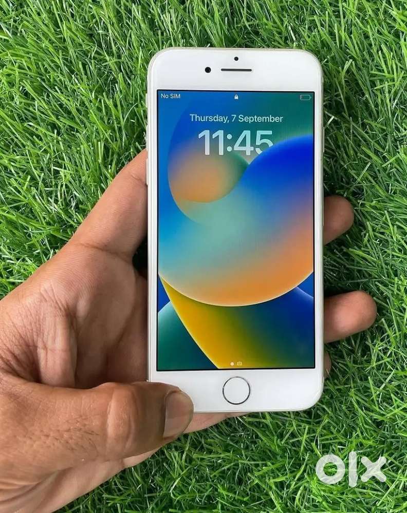 I phone 8 128 gb variant white colour