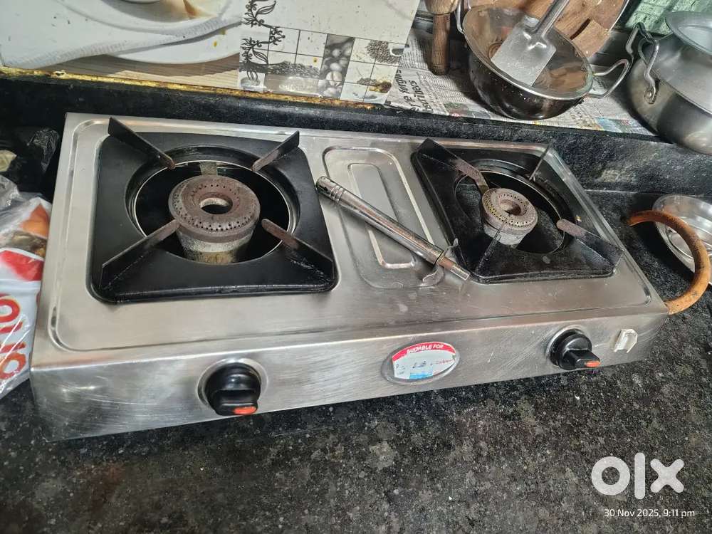 Gas Stove of 2 burner (Only 6 months old)