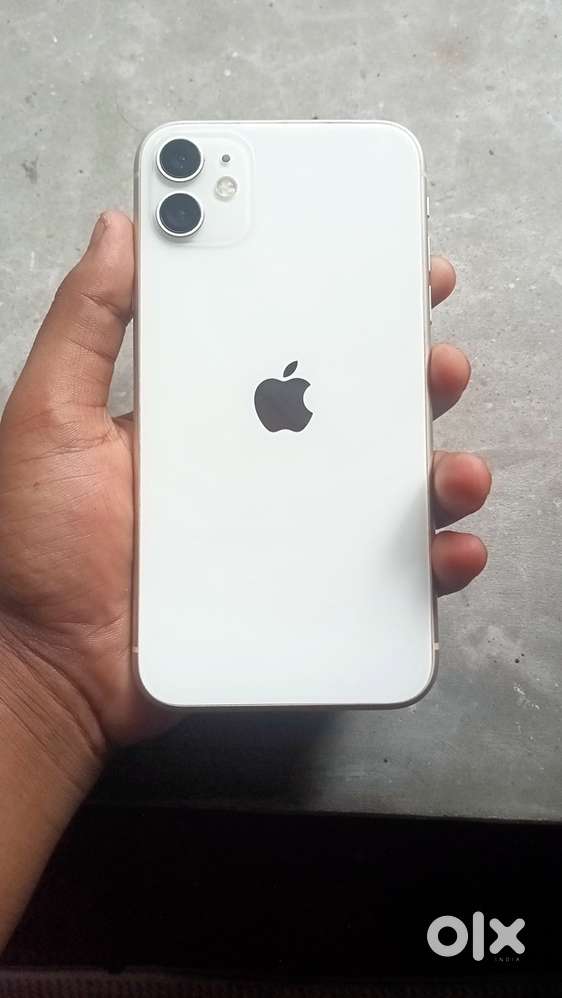 I phone 11 128 Gb / super condition/ no single scratch/ bettry 74 .