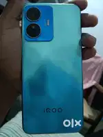 iQOO z6 lite 6/128 5g phone with charger