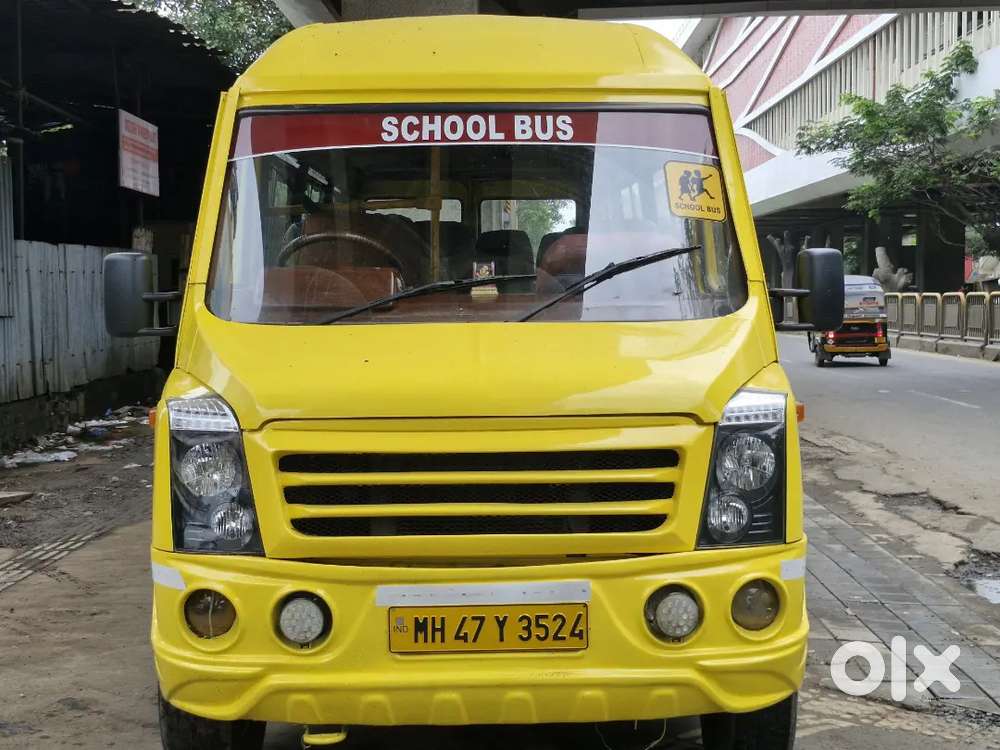 Traveller school bus 17 seater
